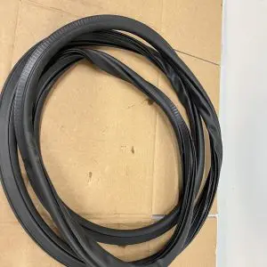 2021 2022 CADILLAC ESCALADE REAR RIGHT DOOR OEM WEATHERSTRIP 84688301