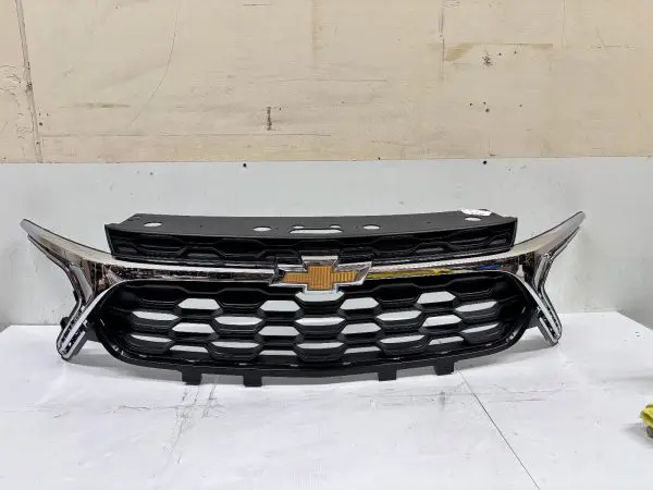 NICE 42769271  2024 2025 CHEVY TRAX CHROME FRONT OEM GRILLE GENUINE