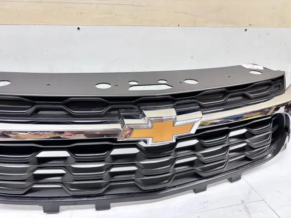 NICE 42769271  2024 2025 CHEVY TRAX CHROME FRONT OEM GRILLE GENUINE - Image 6