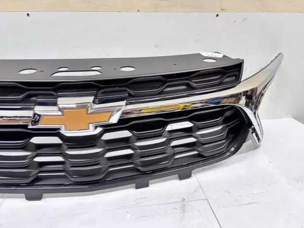 NICE 42769271  2024 2025 CHEVY TRAX CHROME FRONT OEM GRILLE GENUINE - Image 7