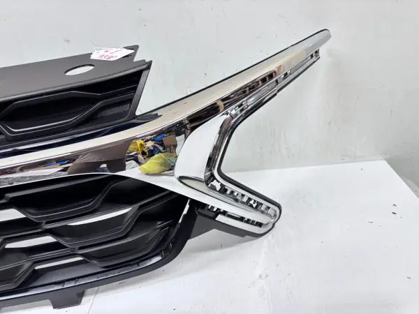 NICE 42769271  2024 2025 CHEVY TRAX CHROME FRONT OEM GRILLE GENUINE - Image 8