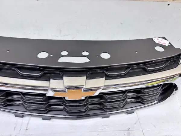 NICE 42769271  2024 2025 CHEVY TRAX CHROME FRONT OEM GRILLE GENUINE - Image 11