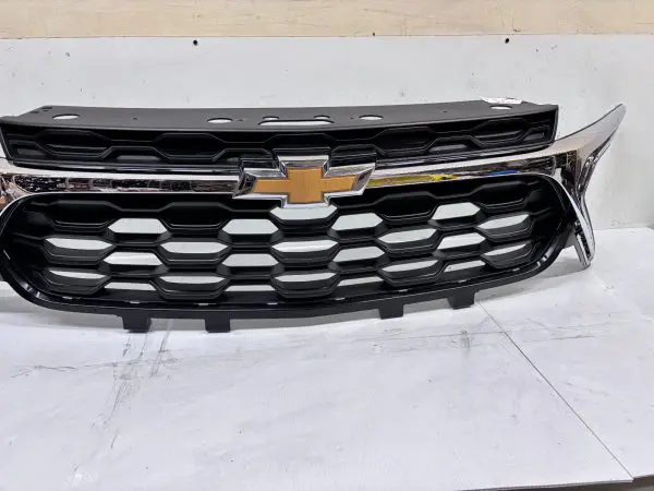 NICE 42769271  2024 2025 CHEVY TRAX CHROME FRONT OEM GRILLE GENUINE - Image 13