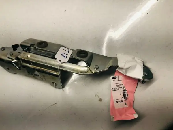DG1Z5442700A 2010-2018 2019 FORD TAURUS RIGHT TRUNK LID HINGE POLICE INTERCEPTOR - Image 9