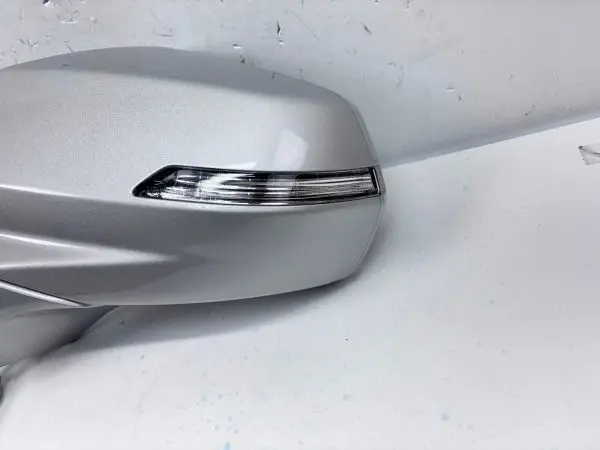 2020 2021 2022 2023 CHEVY BLAZER SILVER FRONT LEFT SIDE OEM MIRROR - Image 3