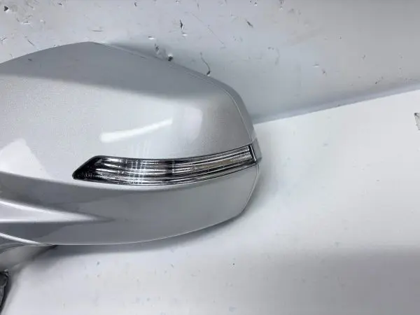 2020 2021 2022 2023 CHEVY BLAZER SILVER FRONT LEFT SIDE OEM MIRROR - Image 4