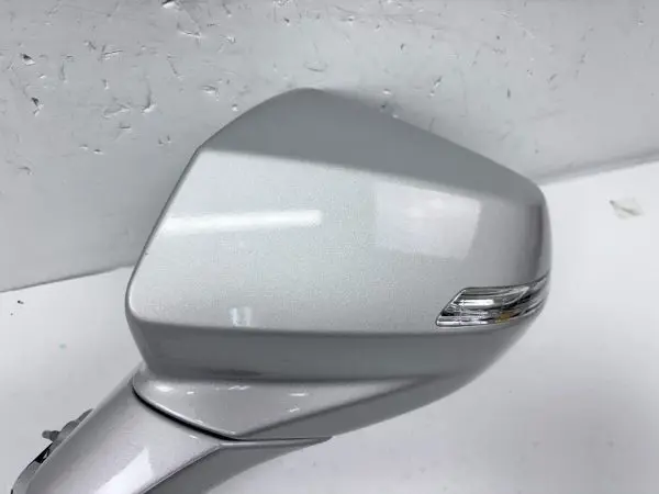 2020 2021 2022 2023 CHEVY BLAZER SILVER FRONT LEFT SIDE OEM MIRROR - Image 7