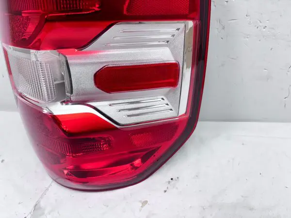 NZ6B13404AC  2022 2023 2024 FORD MAVERICK HALOGEN REAR RIGHT OEM TAIL LIGHT - Image 8