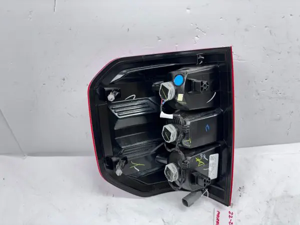 NZ6B13404AC  2022 2023 2024 FORD MAVERICK HALOGEN REAR RIGHT OEM TAIL LIGHT - Image 12