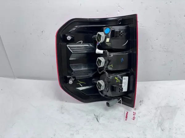 NZ6B13404AC  2022 2023 2024 FORD MAVERICK HALOGEN REAR RIGHT OEM TAIL LIGHT - Image 13