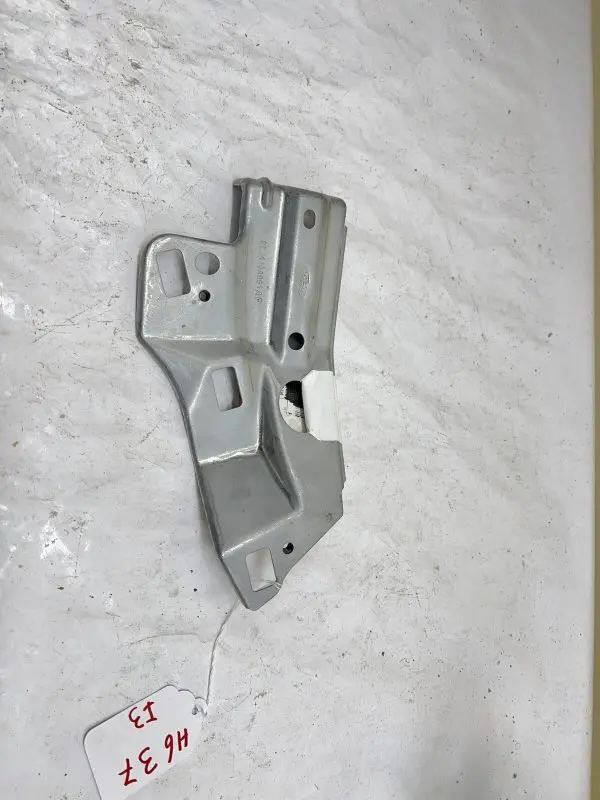 2008 2009 2010 2011 2012 Ford Escape Front Right Bumper Bracket 8L8z13A004A