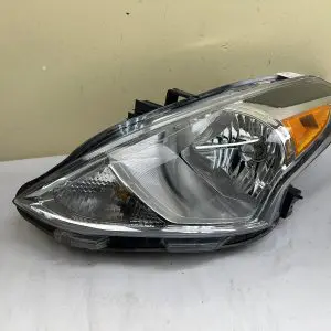 NICE 2015 2016 2017 2018 2019 NISSAN VERSA HALOGEN  FRONT LEFT OEM HEADLIGHT
