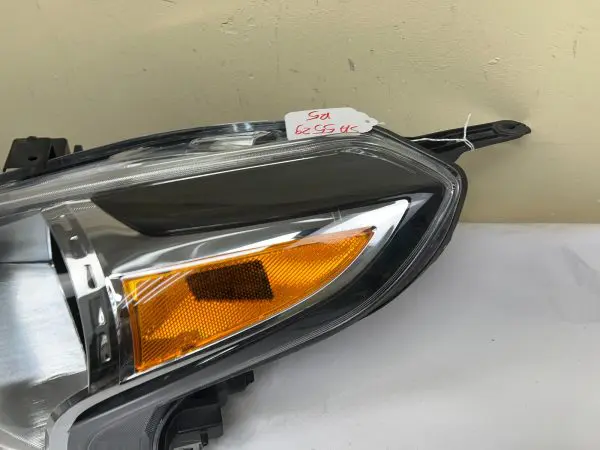 NICE 2015 2016 2017 2018 2019 NISSAN VERSA HALOGEN  FRONT LEFT OEM HEADLIGHT - Image 6
