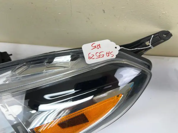 NICE 2015 2016 2017 2018 2019 NISSAN VERSA HALOGEN  FRONT LEFT OEM HEADLIGHT - Image 8