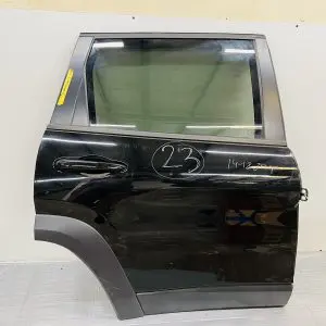 2014 2015 2016 2017 2018 JEEP CHEROKEE REAR RIGHT PASSENGER SIDE OEM DOOR