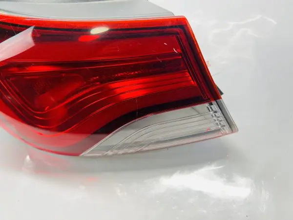 924013X2  2014 2015 2016 HYUNDAI ELANTRA REAR LEFT LED OUTER OEM TAIL LIGHT - Image 2