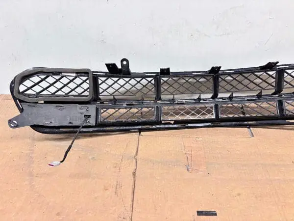 2014 2015 2016 2017 2018 2019 CHEVY CORVETTE C7 FRONT OEM  GRILLE WITH CAMERA - Image 18