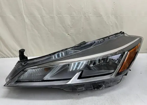 260605R00A  2021 2022 2023 NISSAN KICKS HALOGEN FRONT LEFT OEM HEADLIGHT