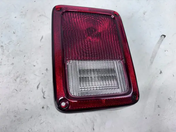 55077890ah OEM 2007-2017 JEEP WRANGLER 2018 WRANGLER JK REAR RIGHT TAIL LIGHT - Image 4