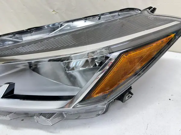 260605R00A  2021 2022 2023 NISSAN KICKS HALOGEN FRONT LEFT OEM HEADLIGHT - Image 4