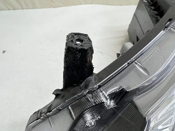 260605R00A  2021 2022 2023 NISSAN KICKS HALOGEN FRONT LEFT OEM HEADLIGHT - Image 12