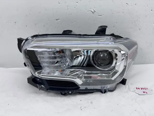 2016 2017 2018 2019 2020 2021 2022 TOYOTA TACOMA HALOGEN  LEFT OEM HEADLIGHT
