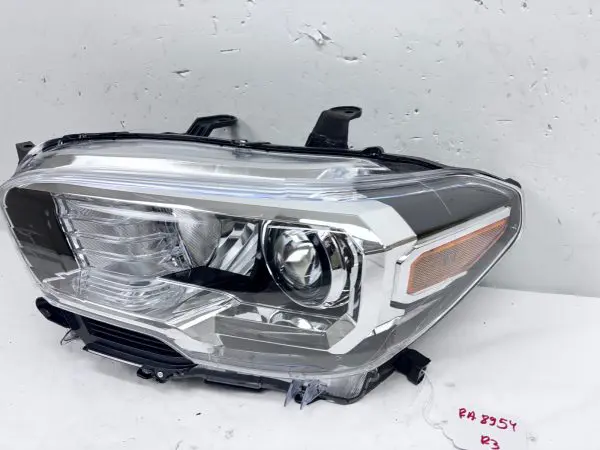 2016 2017 2018 2019 2020 2021 2022 TOYOTA TACOMA HALOGEN  LEFT OEM HEADLIGHT - Image 3