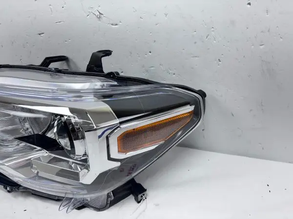 2016 2017 2018 2019 2020 2021 2022 TOYOTA TACOMA HALOGEN  LEFT OEM HEADLIGHT - Image 4