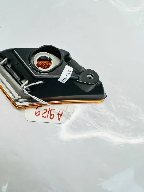 A2048200221 2008-2011 MERCEDES C CLASS C300 C350 FRONT RIGHT SIDE MARKER 09 10 - Image 9