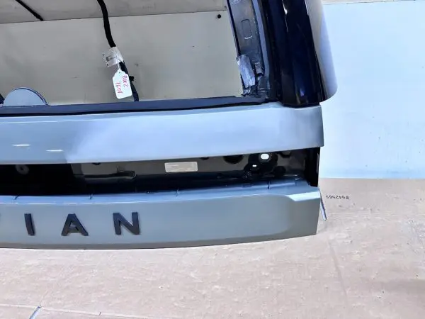OEM 2022 2023 2024 RIVIAN R1S REAR TAIL GATE GENUINE LIFT GATE - Image 2