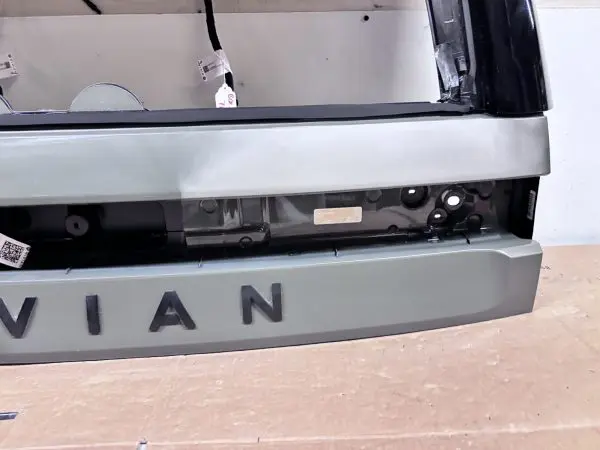 OEM 2022 2023 2024 RIVIAN R1S REAR TAIL GATE GENUINE LIFT GATE - Image 6