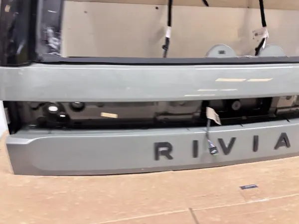 OEM 2022 2023 2024 RIVIAN R1S REAR TAIL GATE GENUINE LIFT GATE - Image 7