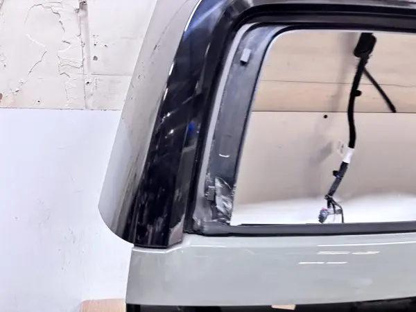OEM 2022 2023 2024 RIVIAN R1S REAR TAIL GATE GENUINE LIFT GATE - Image 9
