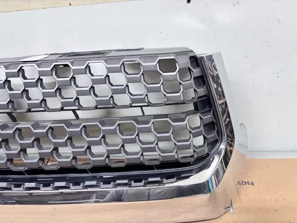 2018 2019 2020 2021 TOYOTA TUNDRA CHROME SR5 FRONT OEM GRILLE 53155-0C020 - Image 2