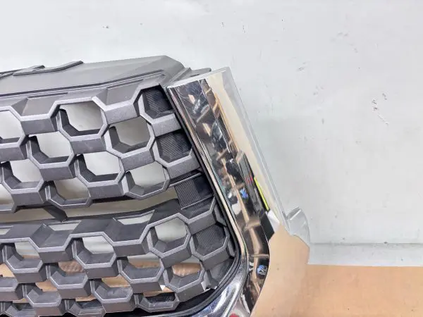 2018 2019 2020 2021 TOYOTA TUNDRA CHROME SR5 FRONT OEM GRILLE 53155-0C020 - Image 3