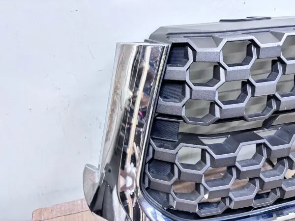 2018 2019 2020 2021 TOYOTA TUNDRA CHROME SR5 FRONT OEM GRILLE 53155-0C020 - Image 10