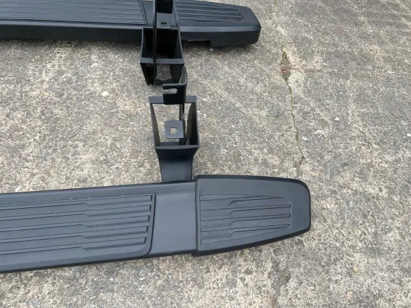 2020-2022 2023 2024 SILVERADO 2500 3500 BLACK LF RH OEM RUNNING BOARDS 84676713 - Image 2