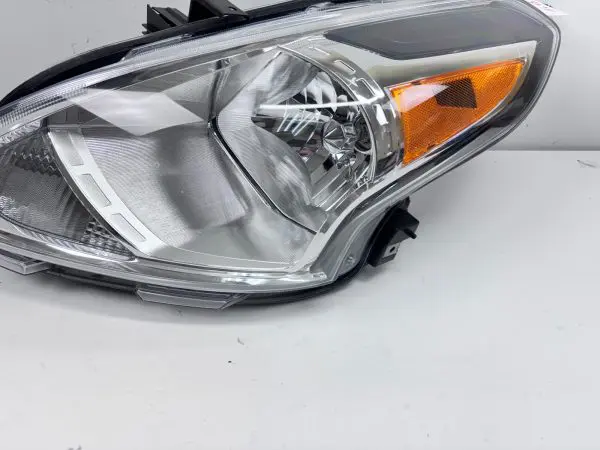 2015 2016 2017 2018 2019 NISSAN VERSA HALOGEN FRONT LEFT OEM HEADLIGHT - Image 3