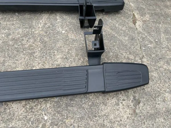 2020-2022 2023 2024 SILVERADO 2500 3500 BLACK LF RH OEM RUNNING BOARDS 84676713 - Image 3