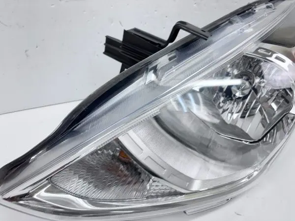 2015 2016 2017 2018 2019 NISSAN VERSA HALOGEN FRONT LEFT OEM HEADLIGHT - Image 7