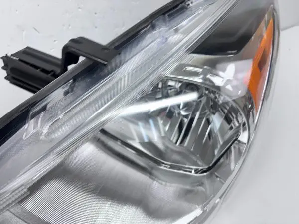2015 2016 2017 2018 2019 NISSAN VERSA HALOGEN FRONT LEFT OEM HEADLIGHT - Image 10
