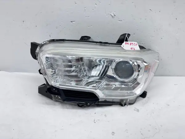 2016 2017 2018 2019 2020 2021 2022 TOYOTA TACOMA HALOGEN LEFT OEM HEADLIGHT
