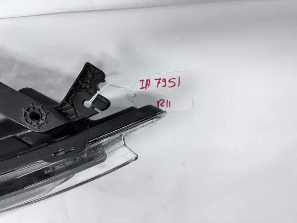 84856651  2019 2020 2021 2022 CHEVY BLAZER LED FRONT RIGHT OEM RUNNING LIGHT - Image 4