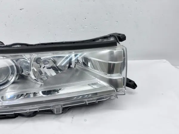 ALL TABS 2017 2018 2019 TOYOTA HIGHLANDER HALOGEN FRONT RIGHT OEM HEADLIGHT - Image 2