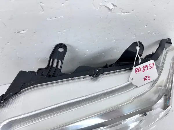 2016 2017 2018 2019 2020 2021 2022 TOYOTA TACOMA HALOGEN LEFT OEM HEADLIGHT - Image 12