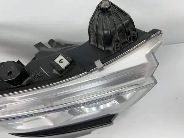 68316080ah  2019 2020 2021 2022 2023 dodge ram 1500 halogen right oem headlight - Image 13