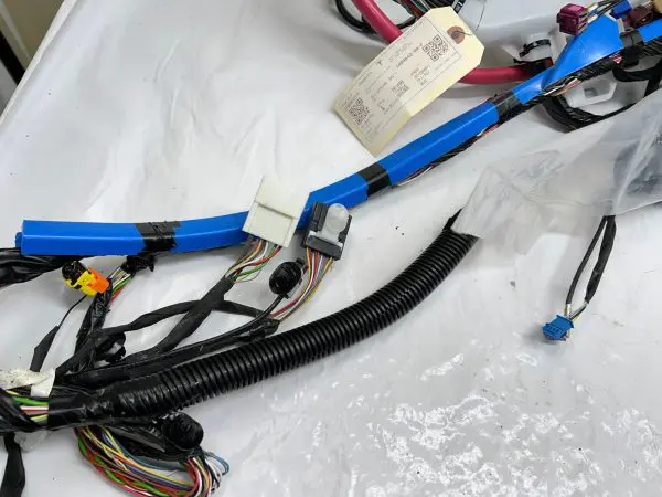2020 2021 2022 2023 TESLA MODEL Y MAIN RIGHT OEM BODY WIRE HARNESS 1489042-00-F - Image 5