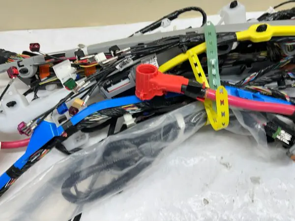 2020 2021 2022 2023 TESLA MODEL Y MAIN RIGHT OEM BODY WIRE HARNESS 1489042-00-F - Image 7