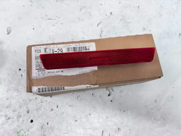 68195796ab OEM GENUINE 2015-2023 DODGE CHALLENGER REAR RIGHT SIDE MARKER