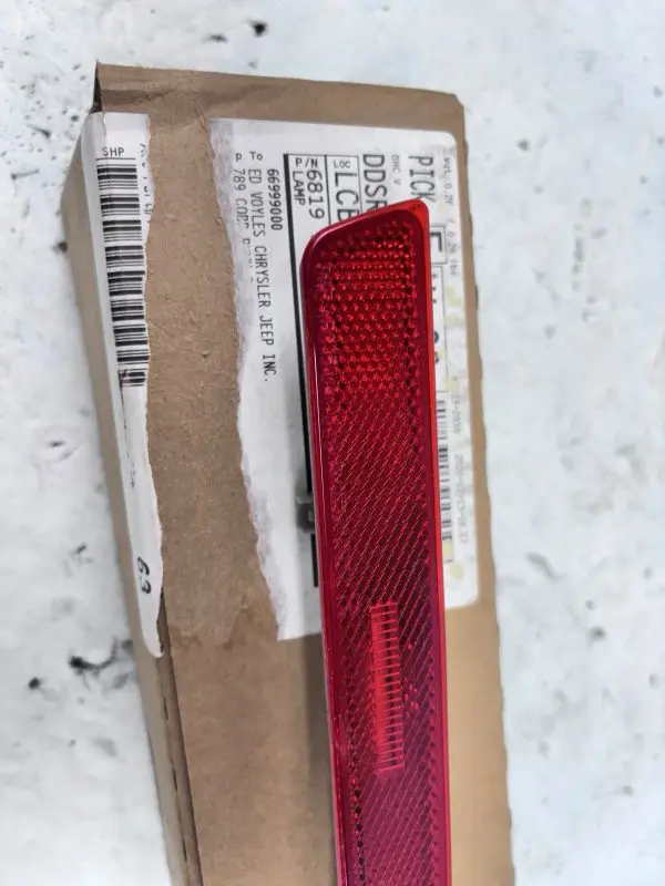 68195796ab OEM GENUINE 2015-2023 DODGE CHALLENGER REAR RIGHT SIDE MARKER - Image 4